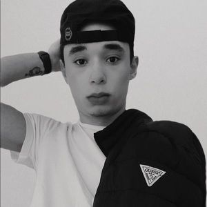 Meet your Posher, Stiles